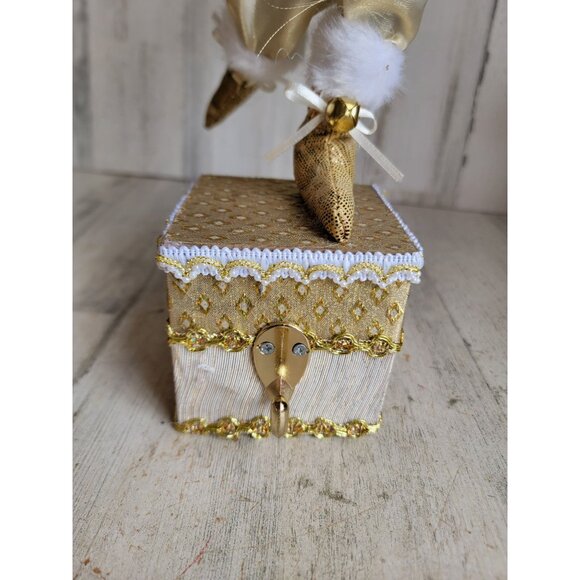 Nicholas collection elf standing on box stocking holder vintage decor - Picture 5 of 10